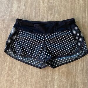 Lululemon Speed Up 2.5”, Size 8